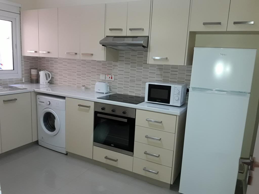 32 Hill Court Appartement Larnaca Buitenkant foto